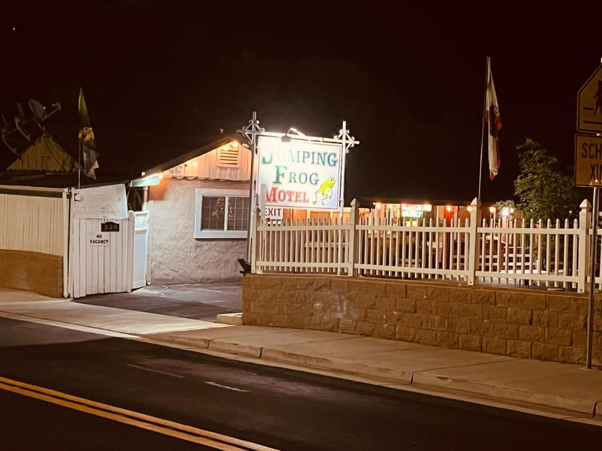 Motel Jumping Frog