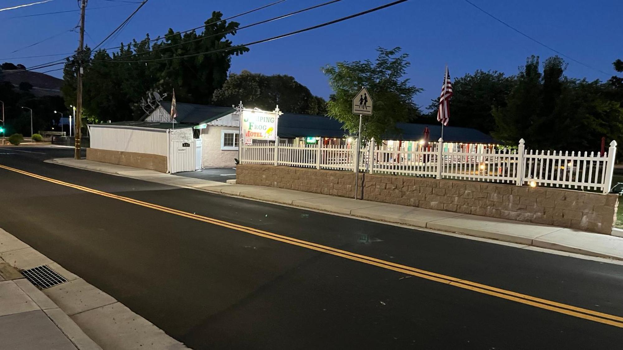 Jumping Frog Motel